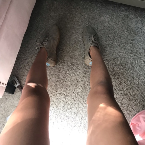 Toms - Picture 5 of 8